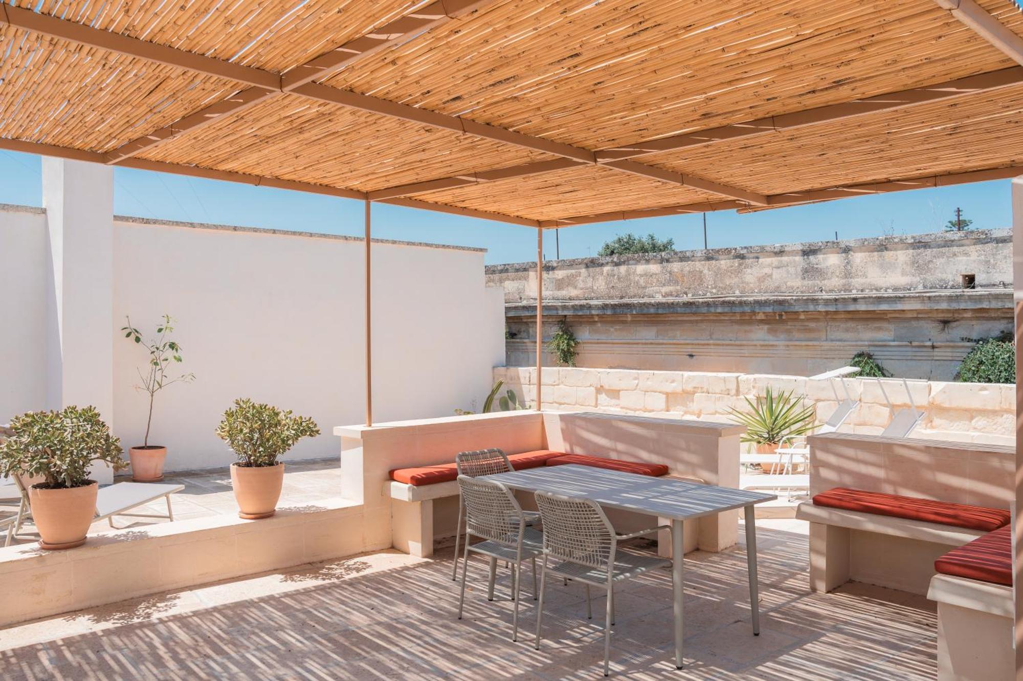 Margherita Apartment & Rooftop By Residence Colibri レッチェ エクステリア 写真